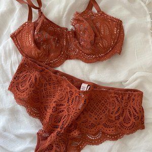 NWT Victoria's Secret Cheeky Panties Size L